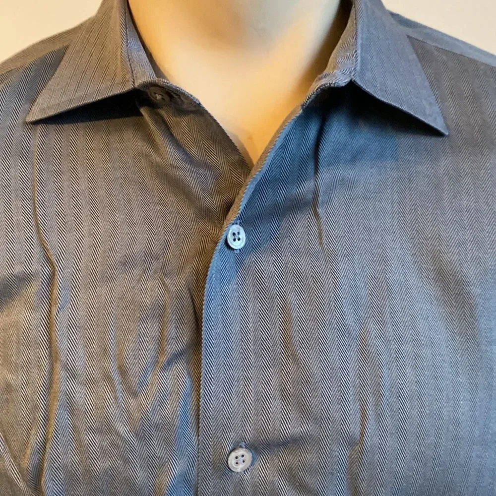 Banana Republic Men’s Classic Large Button Down Shirt Line Pattern Shirt